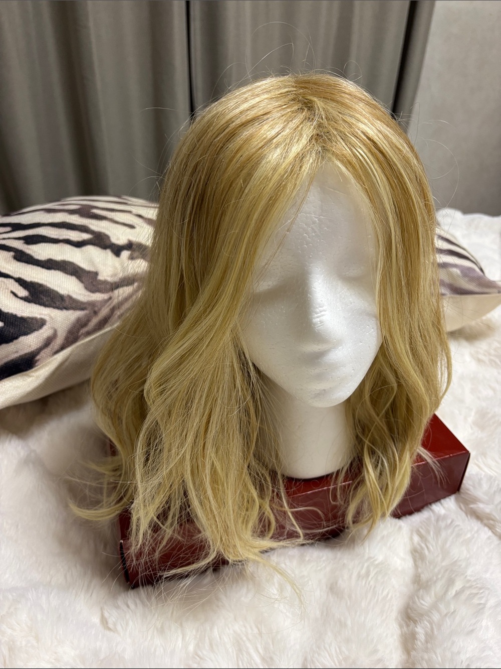 GABOR Blonde Wig for Women - Natural Light Blonde /strawberry blonde